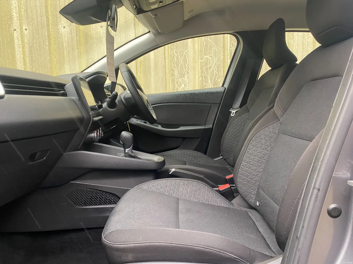 Renault Clio 2023//AUTO//FINANCE AVAILABLE/// - Image 4