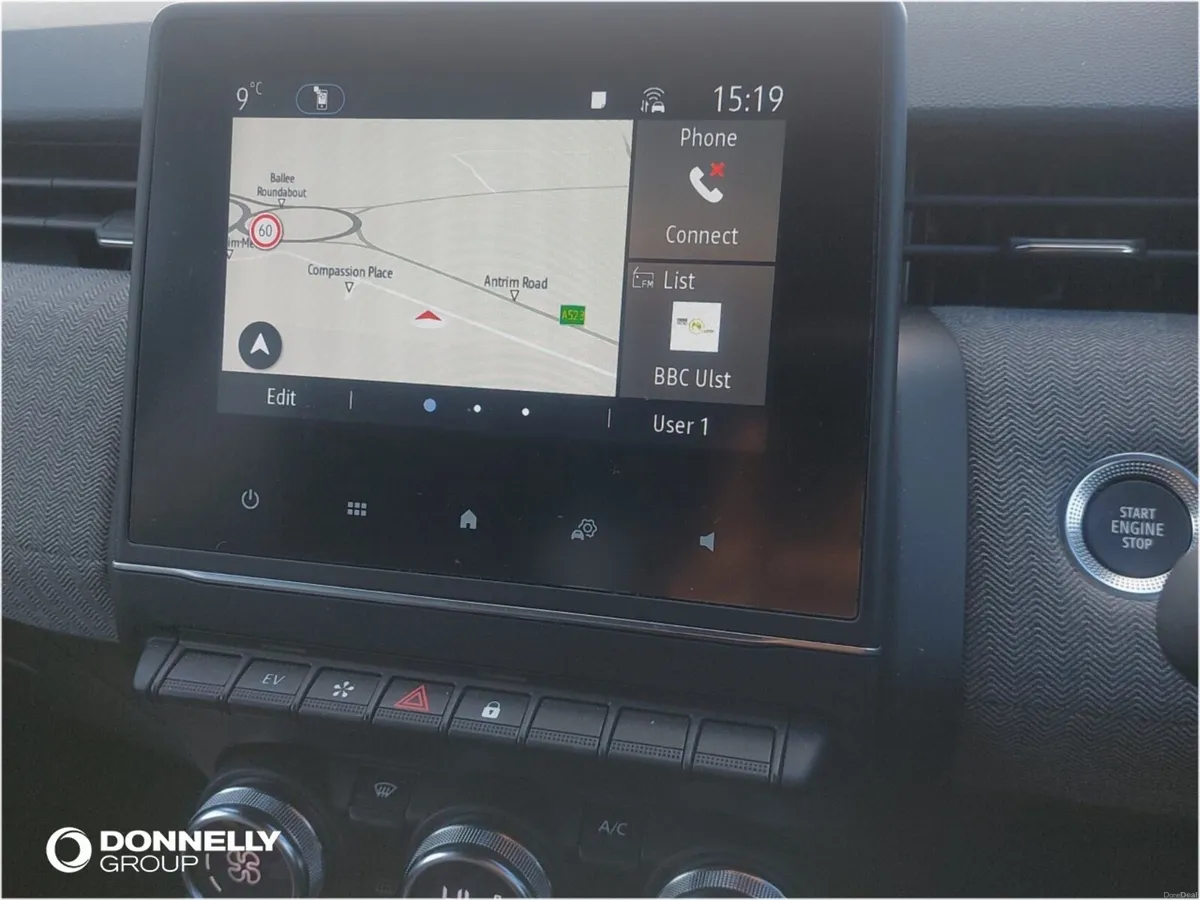 Renault Clio Hatchback Techno - Image 2