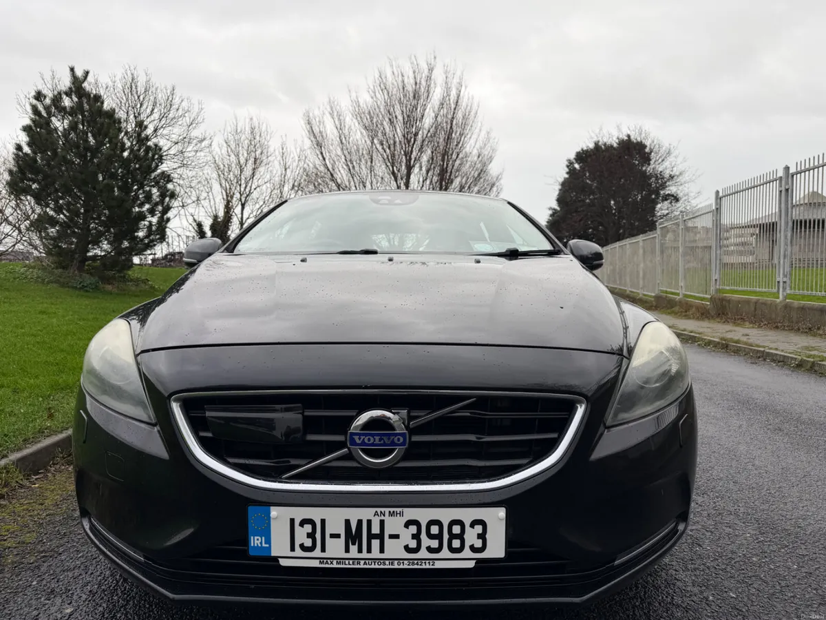 Volvo V40 2013 1.6 T4 180PS R-DESIGN POWERSHIFT - Image 2