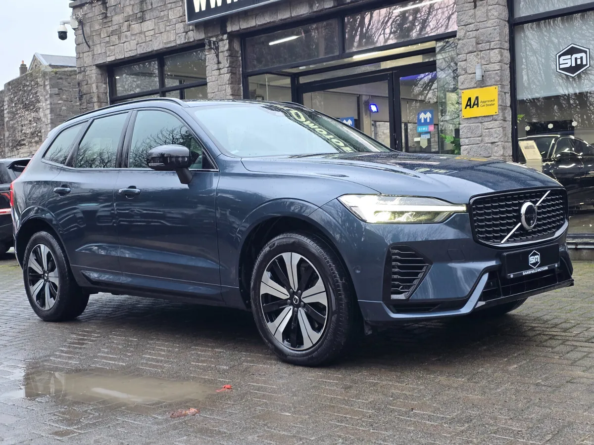 2024 VOLVO XC60 RECHARGE T6 PLUS AWD DARK THEME. - Image 3