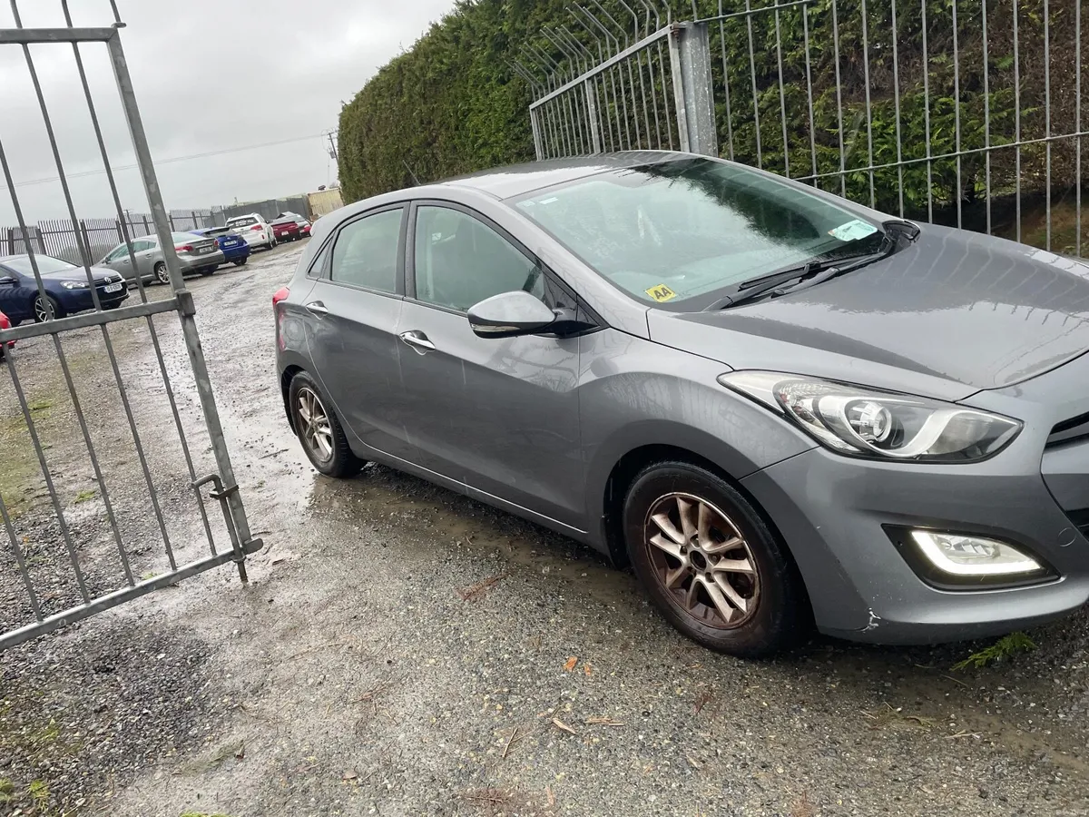 12 Hyundai i30  1.6 d - Image 4