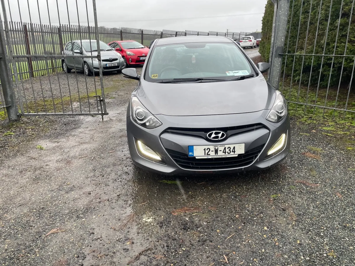 12 Hyundai i30  1.6 d - Image 2