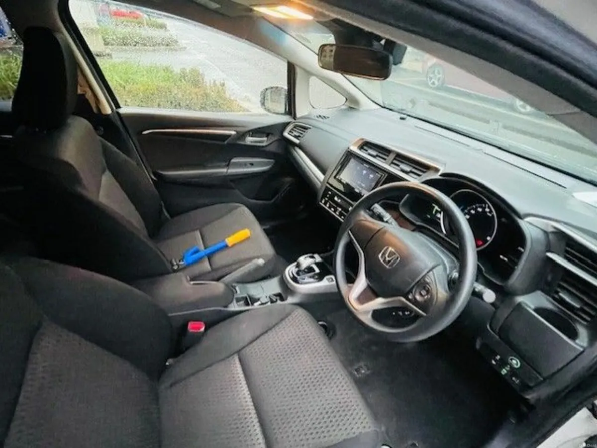 2018 (Dec) Honda Fit Hybrid, Auto, Low Mileage - Image 4