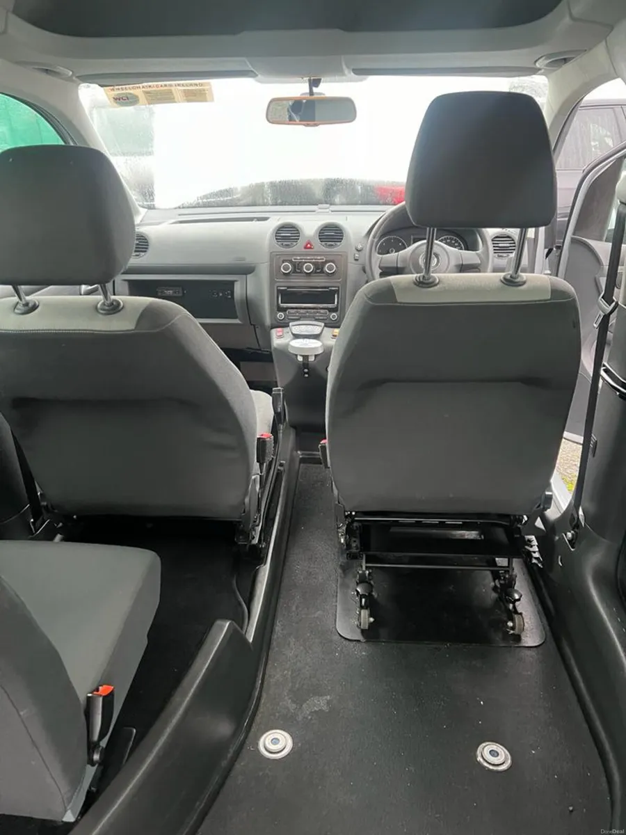 2013 Volkswagen Caddy Drive from wheelchair - Image 4