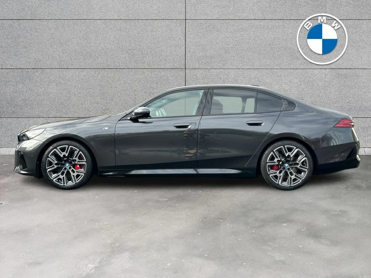 BMW i5 eDrive40 M Sport Pro Saloon - Image 3