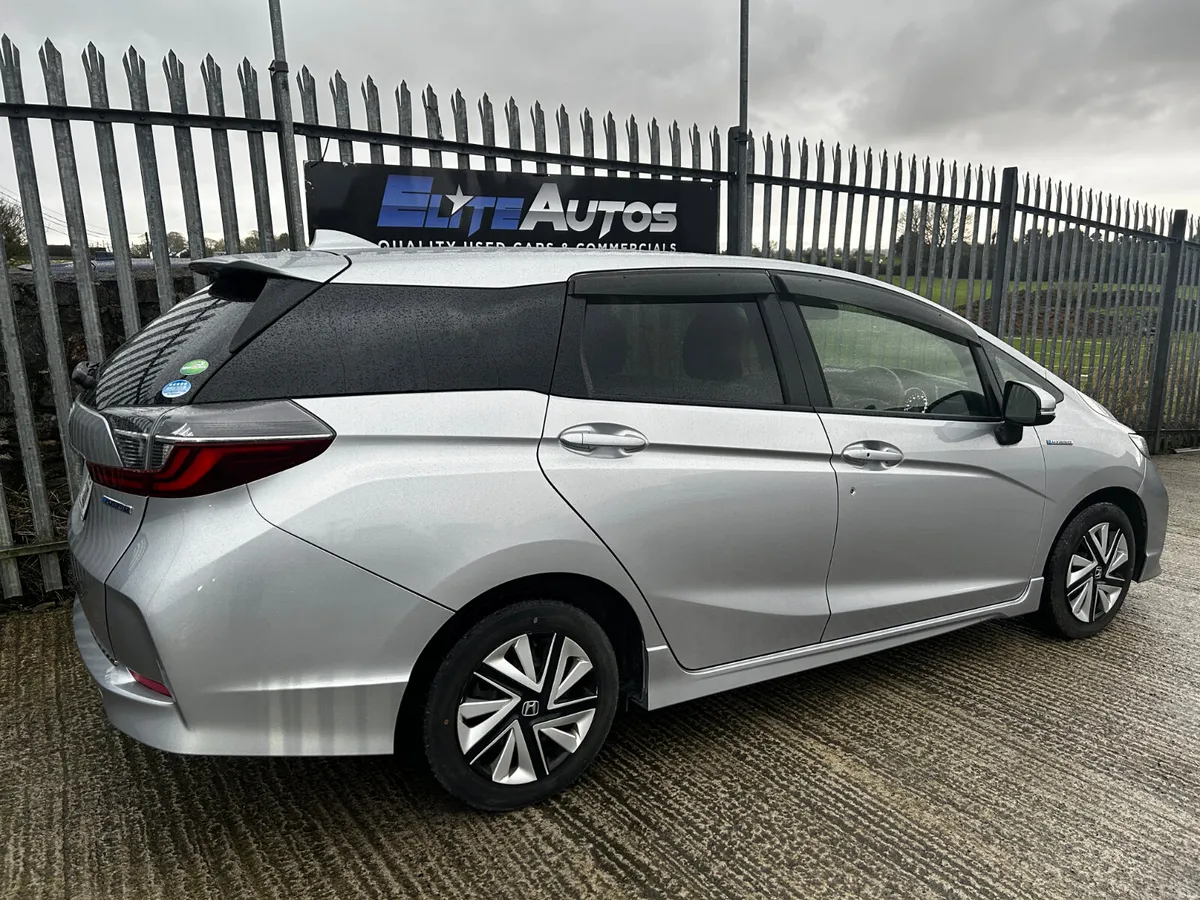 Honda Shuttle Self Charging Hybrid 2020 - Image 3