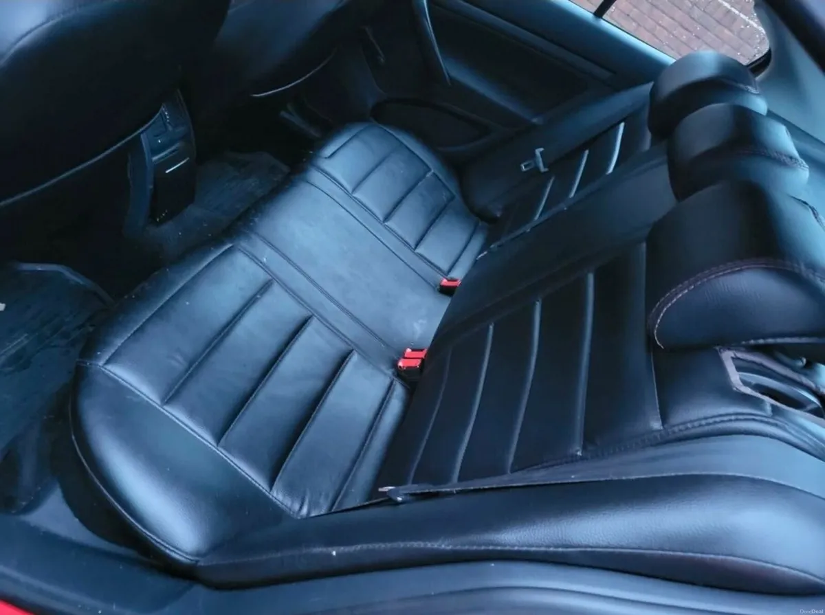 Skoda Octavia 2010 - Image 2