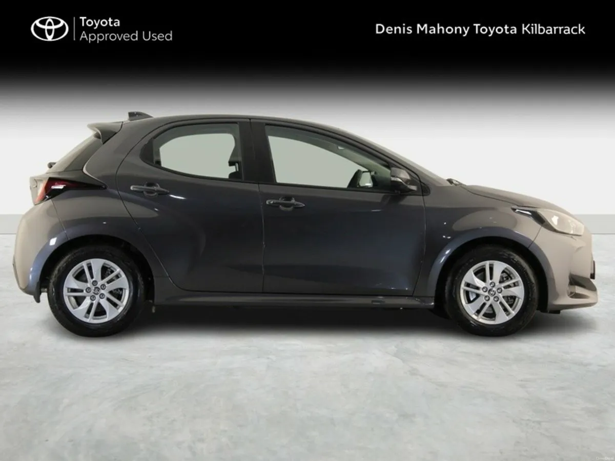 Toyota Yaris HYBRID 115 LUNA - Image 3