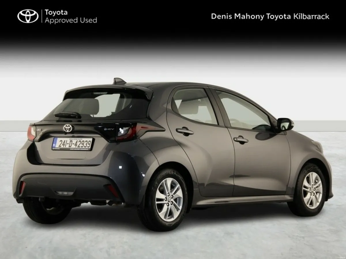 Toyota Yaris HYBRID 115 LUNA - Image 2