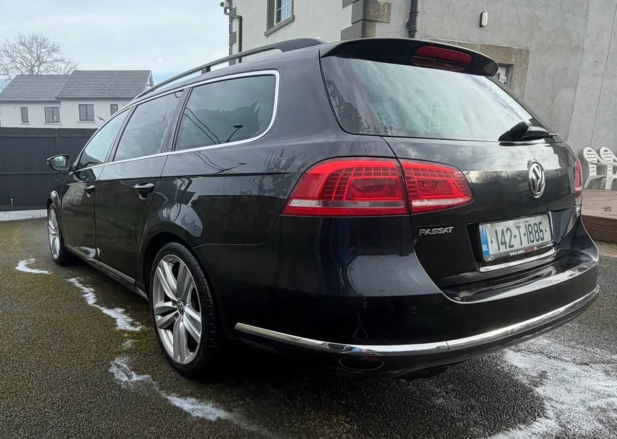 Volkswagen Passat - Image 3