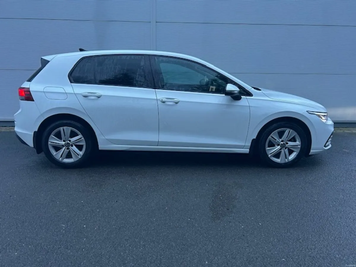 Volkswagen Golf MK8 2.0 TDI 115HP Life Mint - Image 2