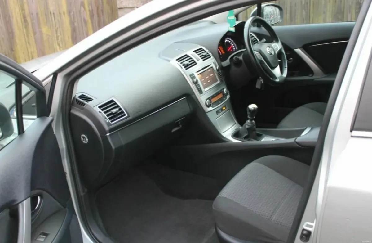 Toyota Avensis 2014 - Image 3