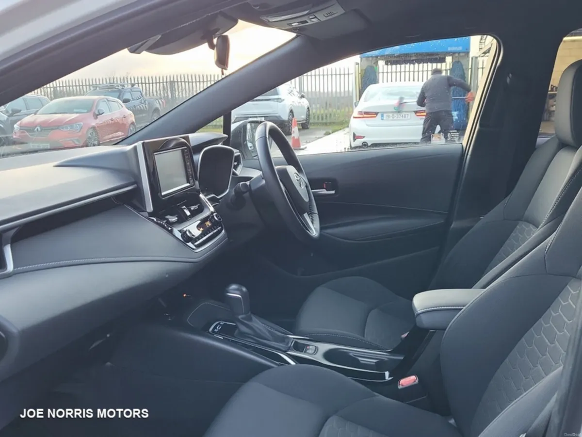 Toyota Corolla 1.8 G Hybrid Sport Automatic - Image 4