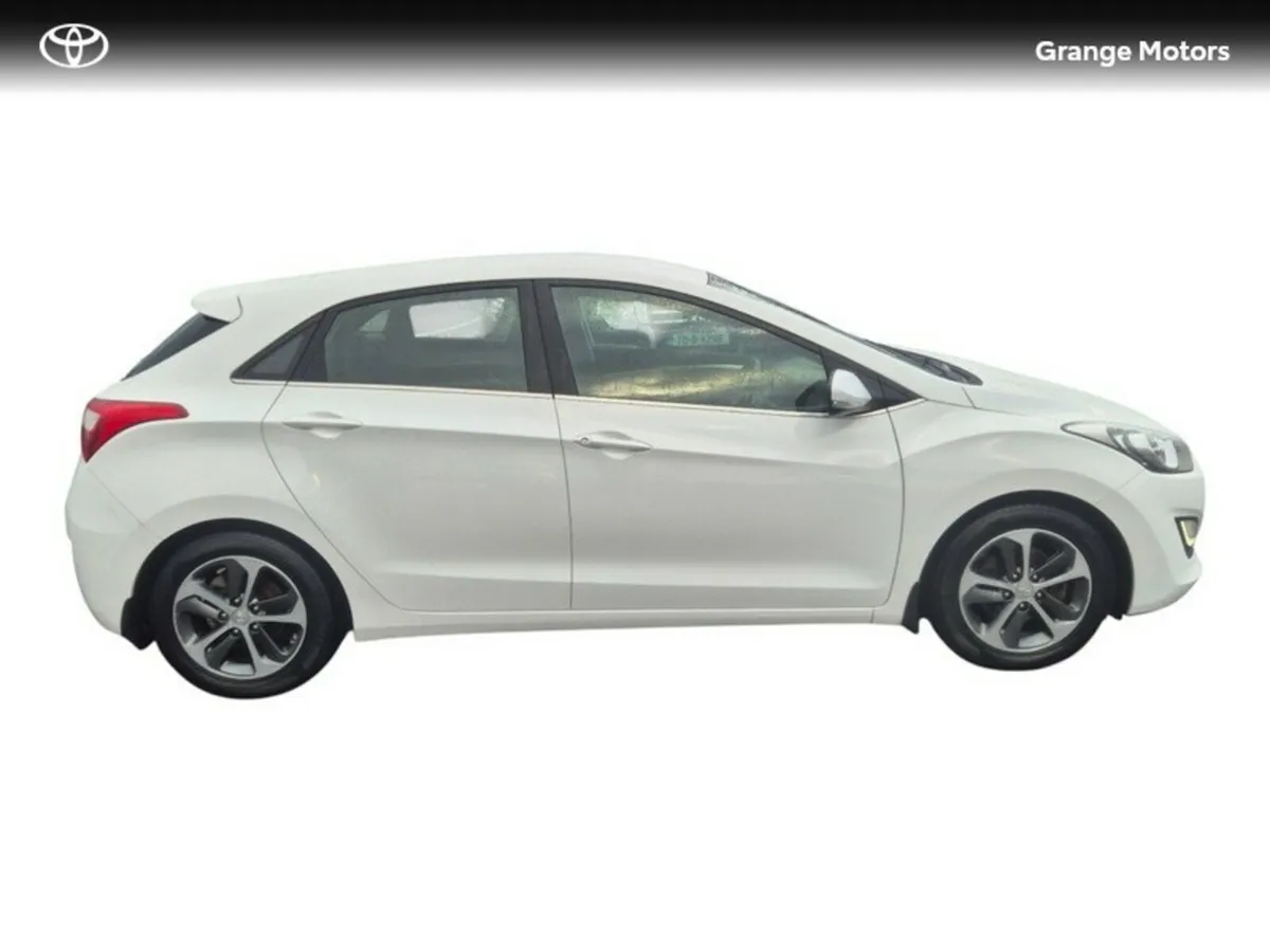 Hyundai i30 1.6 CRDI DELUXE 5DR - Image 4