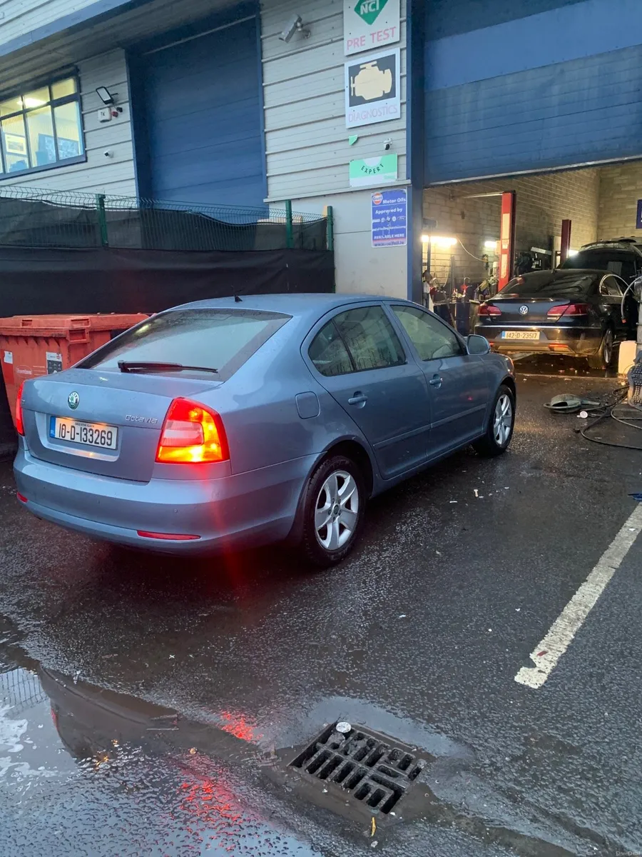 2010 Skoda Octavia 1.6 Diesel Automatic DSG - Image 4