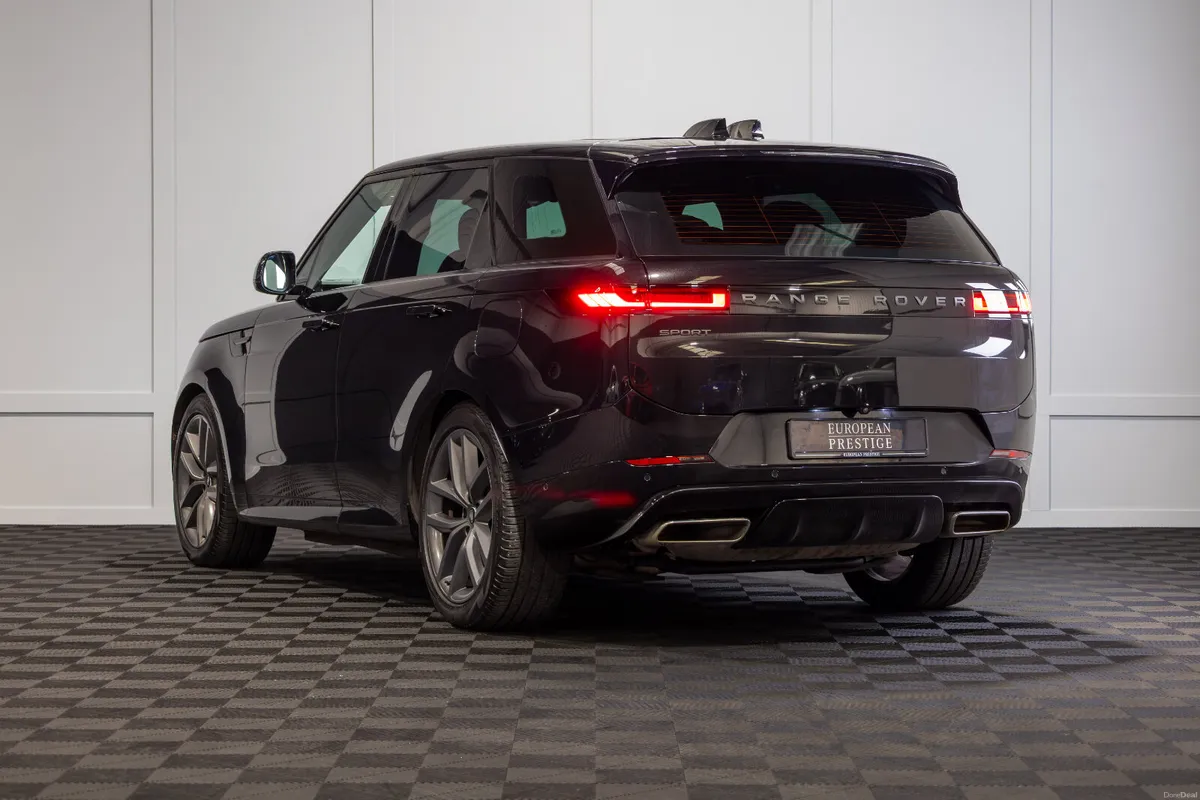 242 Range Rover Sport P460e Dynamic SE - Image 4