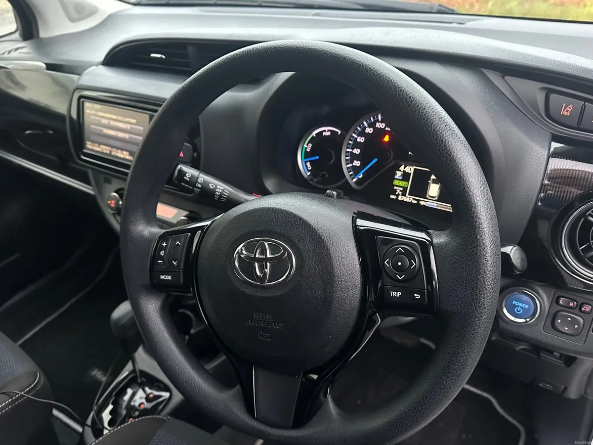 Toyota Vitz 2017 - Image 3