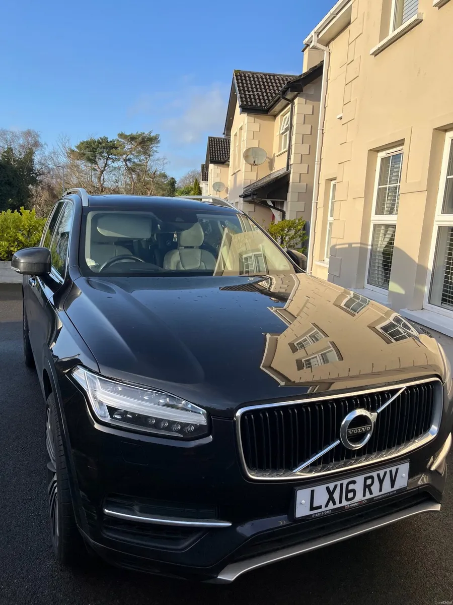 Volvo XC90 Momentum T8 - Plug in Hybrid 2016 - Image 1
