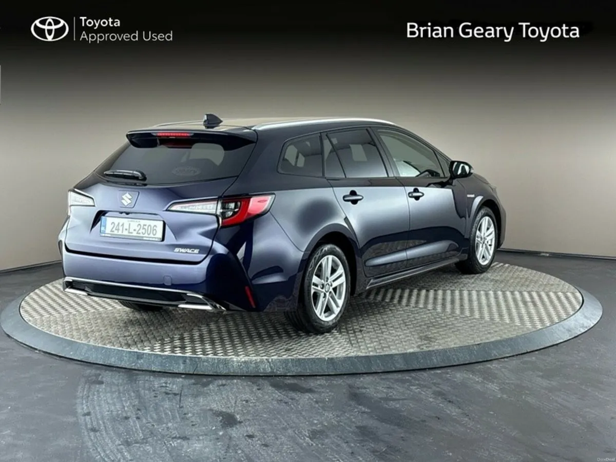 Suzuki Swace HYBRID MOTION CVT - Image 2