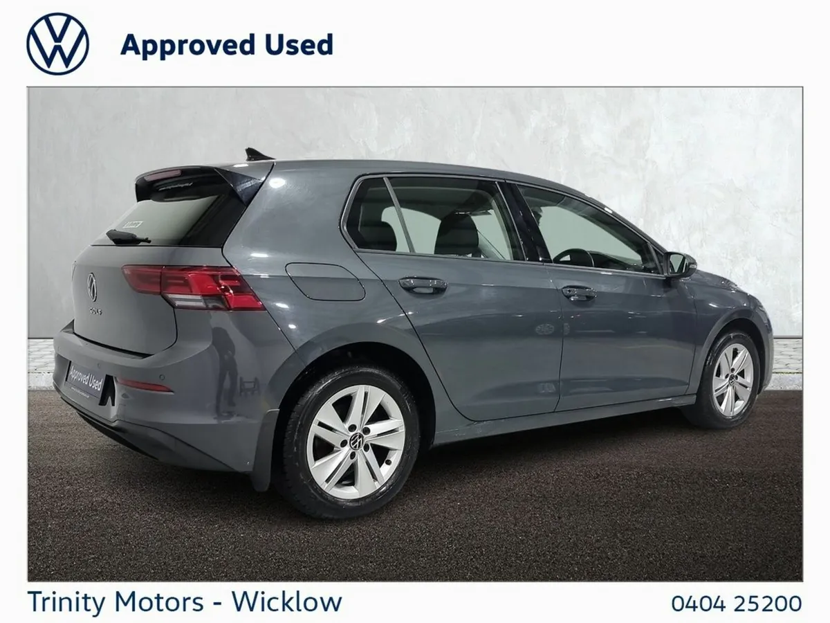 Volkswagen Golf ** LIFE ** 2.0 TDI ** 115BHP ** MA - Image 3