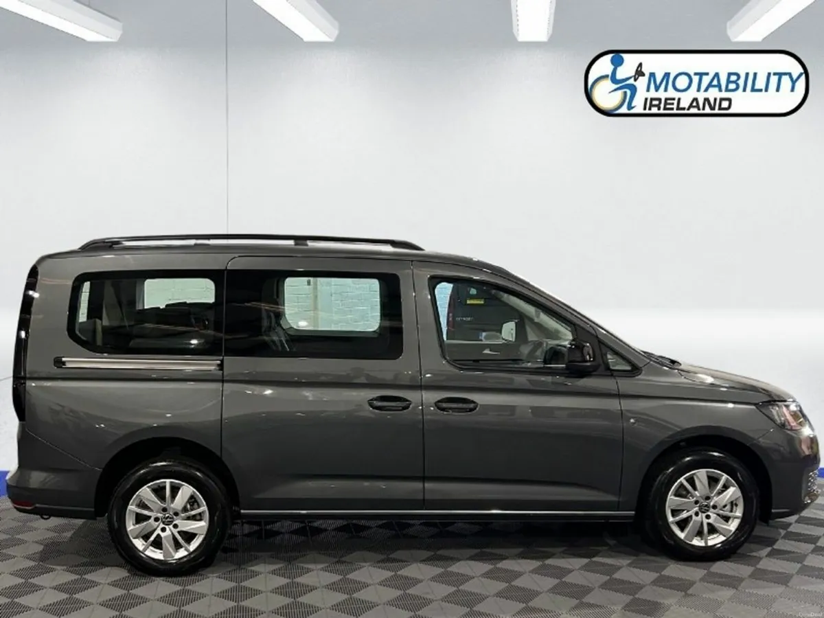 Volkswagen Caddy Life 7 Seater - Image 2