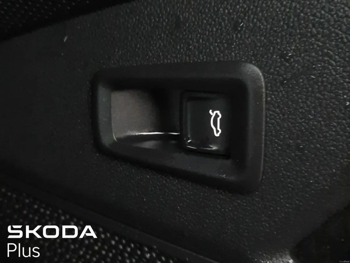 Skoda Kodiaq **PANORAMIC SUNROOF**SPORTLINE 2.0TDI - Image 3