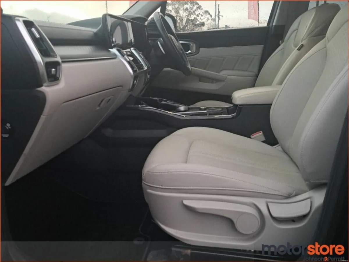 Kia Sorento 1.6 PHEV K3 4X4 7 seats - Image 4