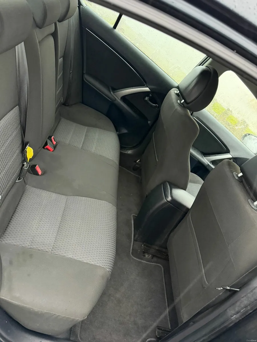 Toyota avensis - Image 2