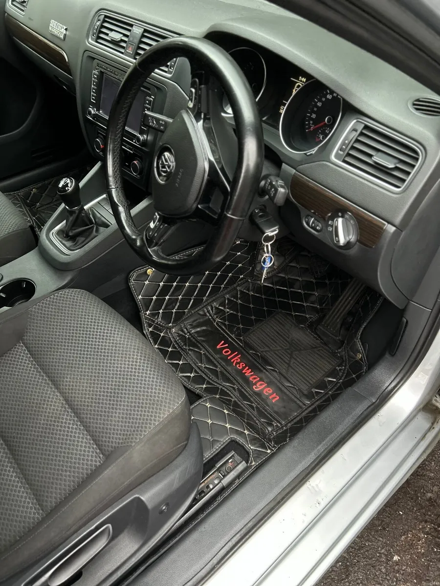 Volkswagen Jetta 2015 - Image 3