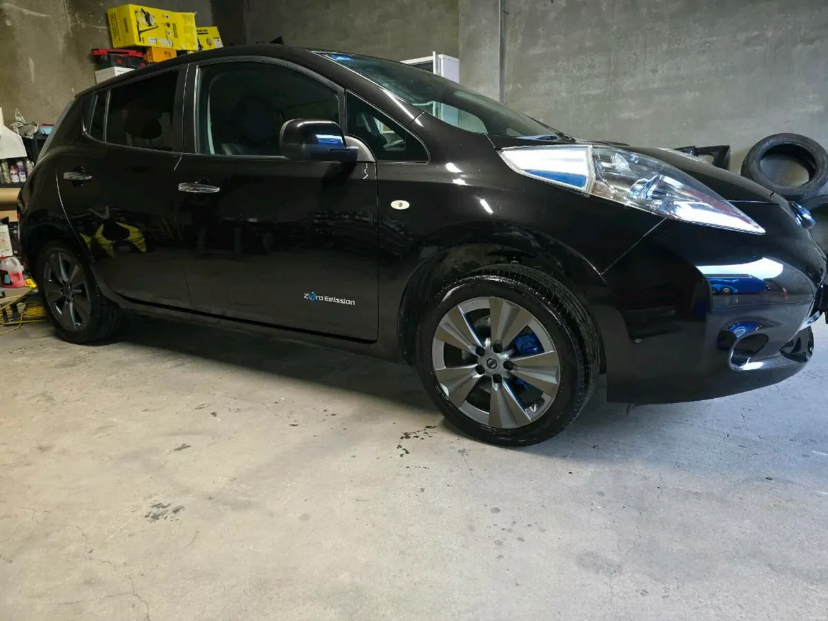 171Nissan Leaf Tekna 30Kwh NewNct LowMil 11bar - Image 1