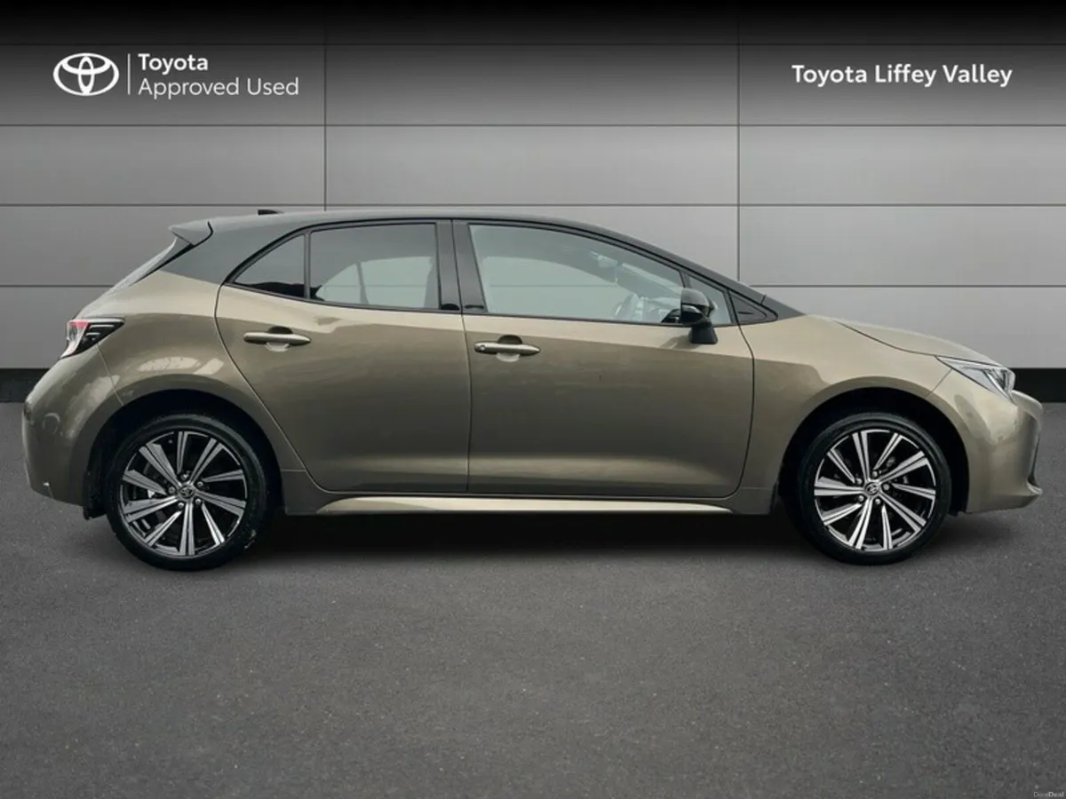 Toyota Corolla LUNA SPORT HB 4DR AUTO HYBRID - Image 3