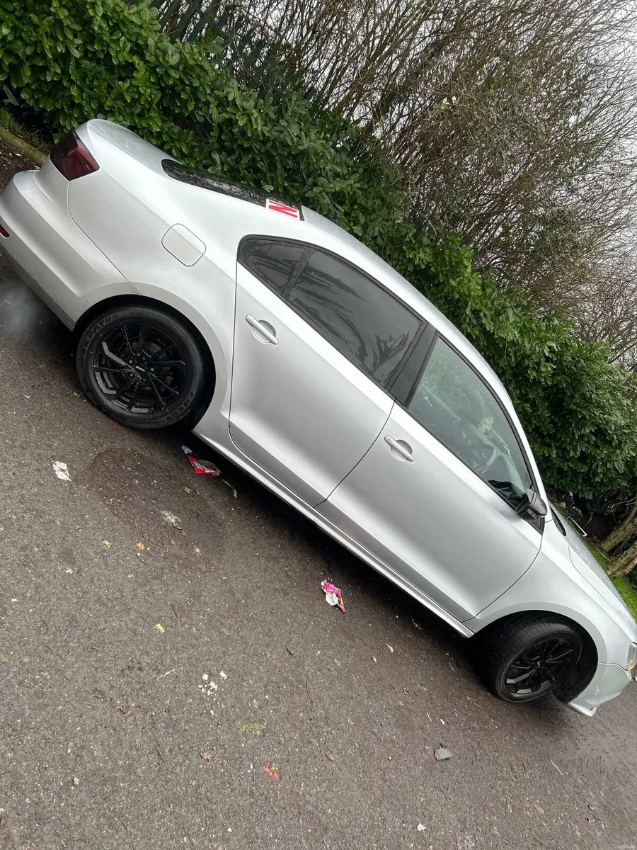 Volkswagen Jetta 2015 - Image 1