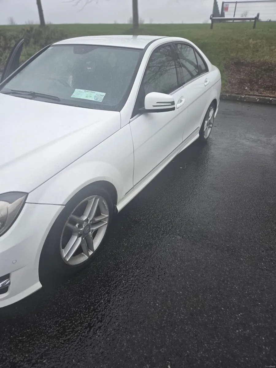 Stunning Mercedes-Benz C-Class 2012 AUTOMATIC - Image 4