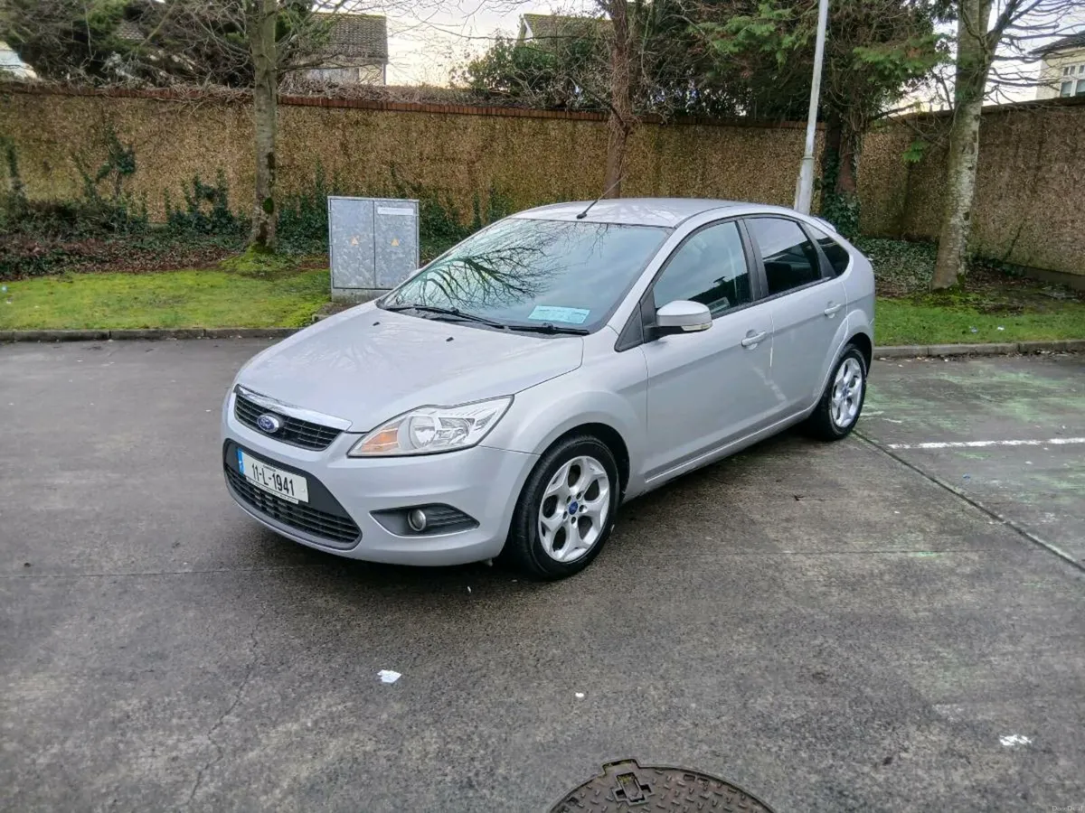 2011 Ford focus !! New nct !! - Image 2