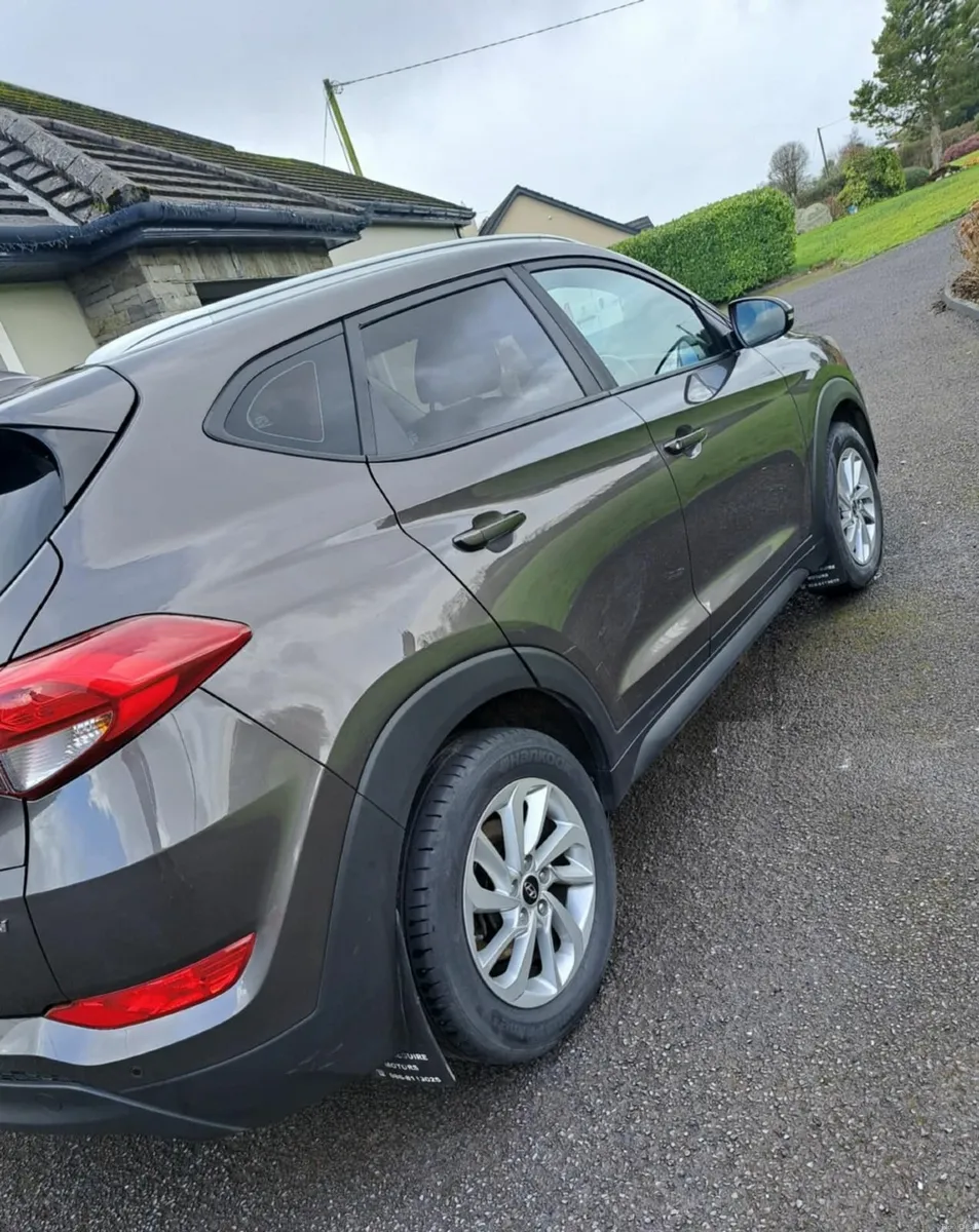 Hyundai Tucson 2017 - Great Condition - Image 4