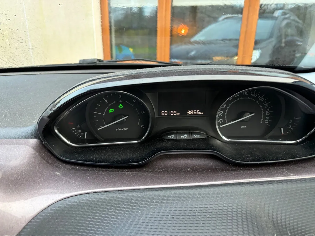 Peugeot 2008 2015 - Image 2