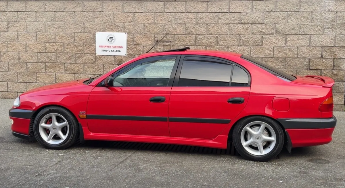 ** 00 Toyota Avensis 2.0TD** - Image 4