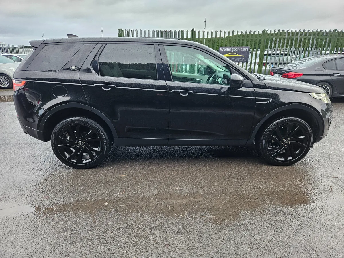 Land Rover Discovery Sport 2.0 TD4 HSE AUTO 7 SEAT - Image 4