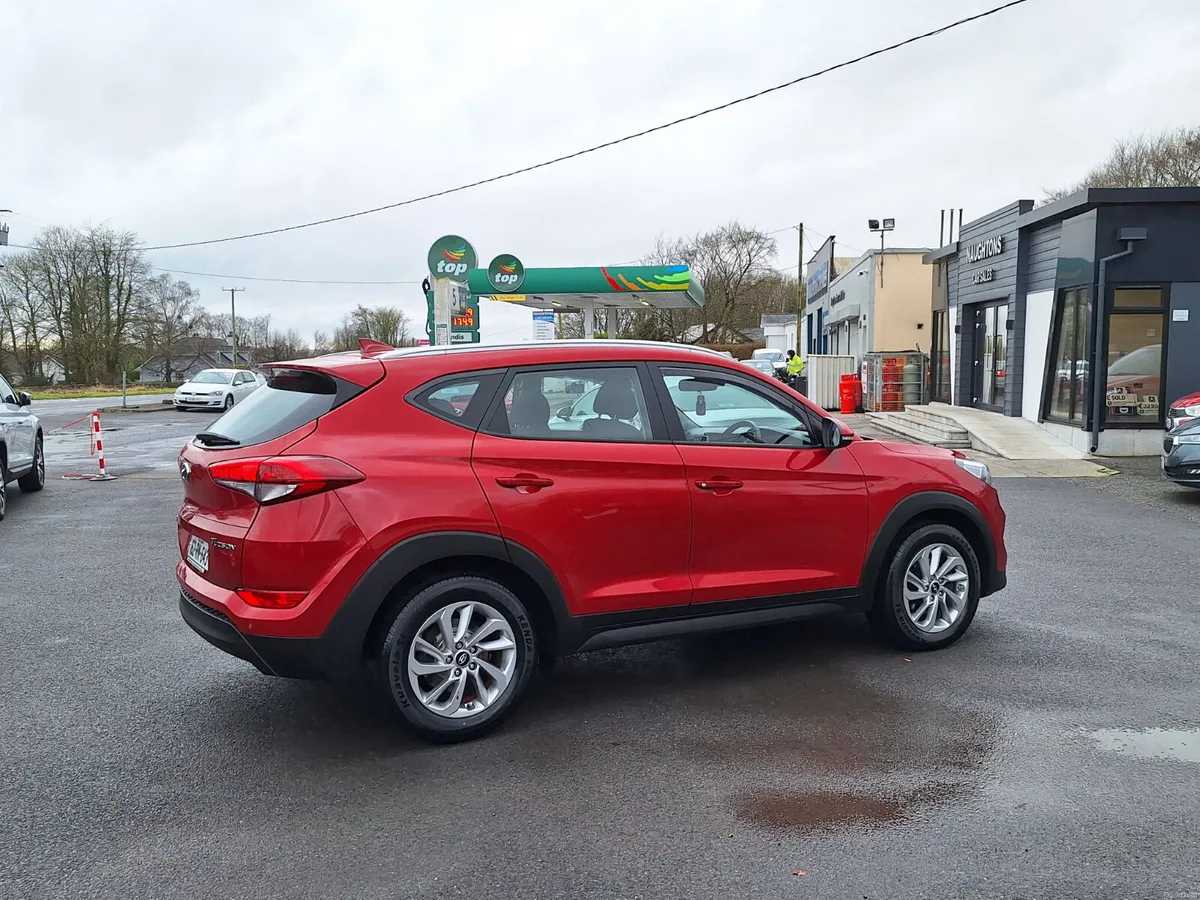 Hyundai Tucson 1.7 SE NAV *Heated Seat/High Spec - Image 3