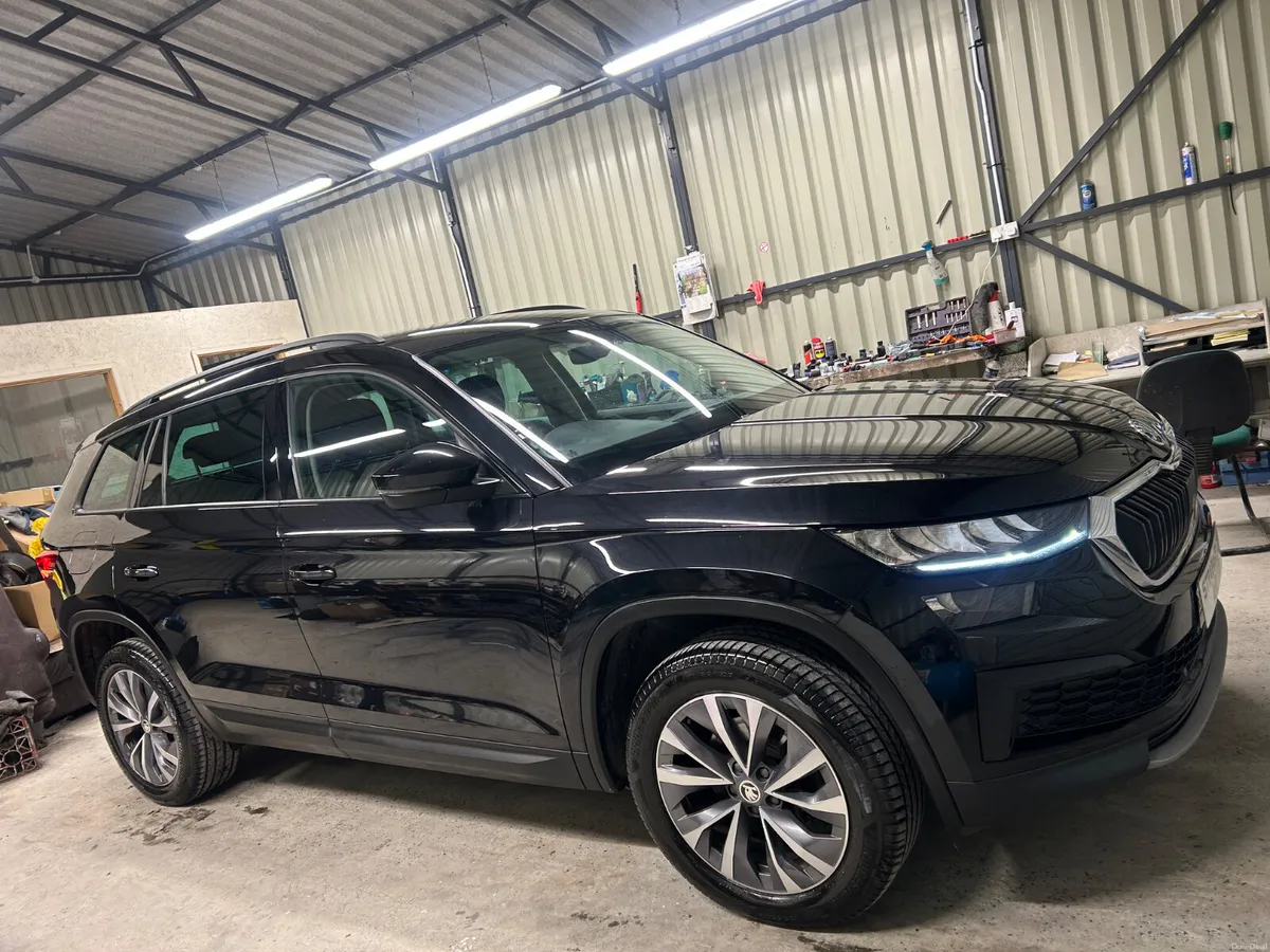 SKODA KODIAQ 2.0TDI 150 SE DRIVE AUTO - Image 2