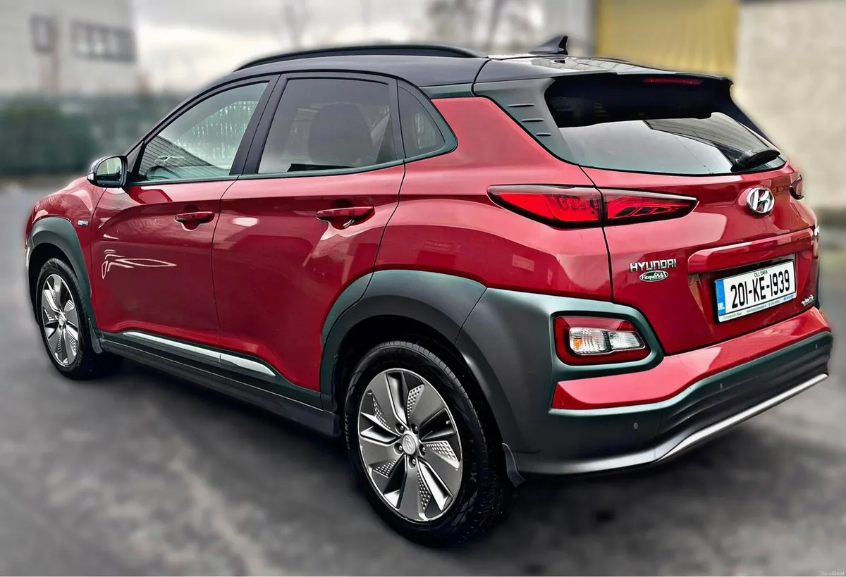 Hyundai Kona Kauai EV Premium 64 KWH 204 hp - Image 4