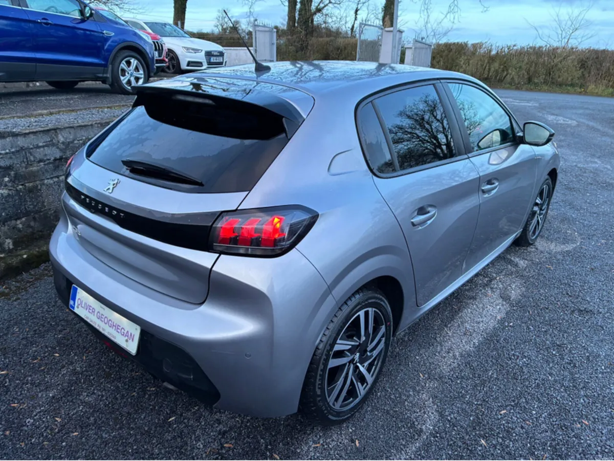 Peugeot 208 ACTIVE 1.2 - Image 2