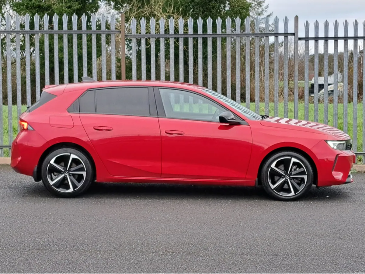 Opel Astra ELEGANCE 1.5TD 130BHP 8-SPEED AUTOMATIC - Image 3