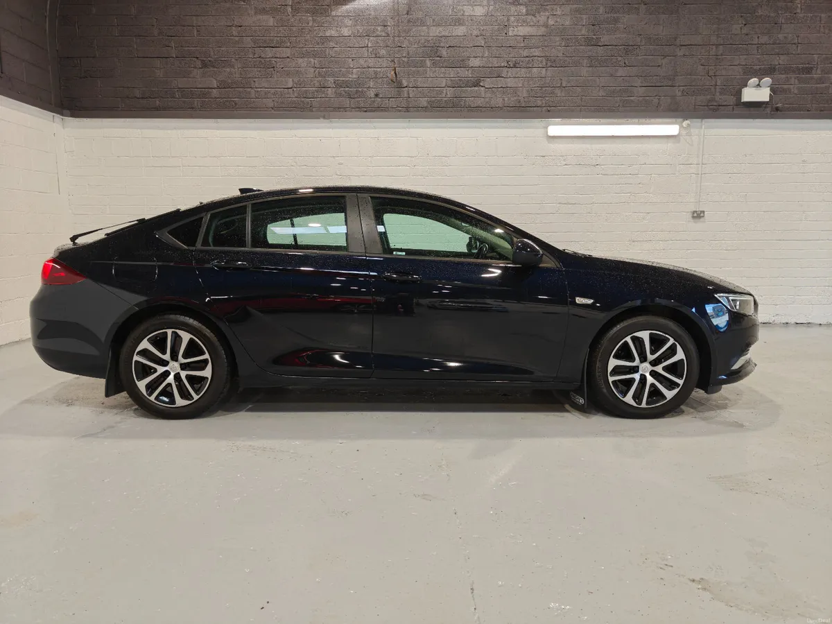 2018 OPEL INSIGNIA LOW MILEAGE - Image 2