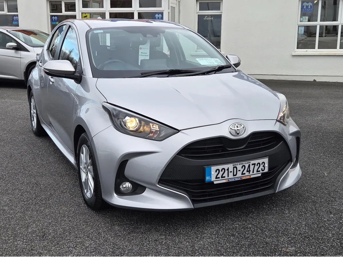 Toyota Yaris 1.0 LUNA 4DR - Image 2