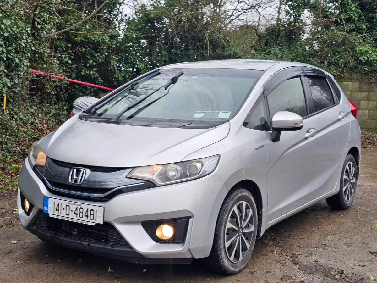 Honda Fit 2014 hybrid automatic €6750 - Image 2