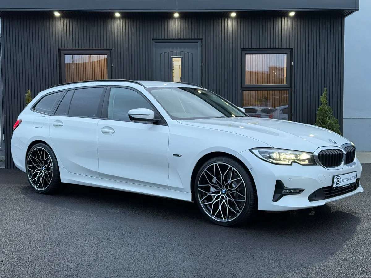 BMW 330E SE SPORT TOURER 2.0P AUTO - Image 3