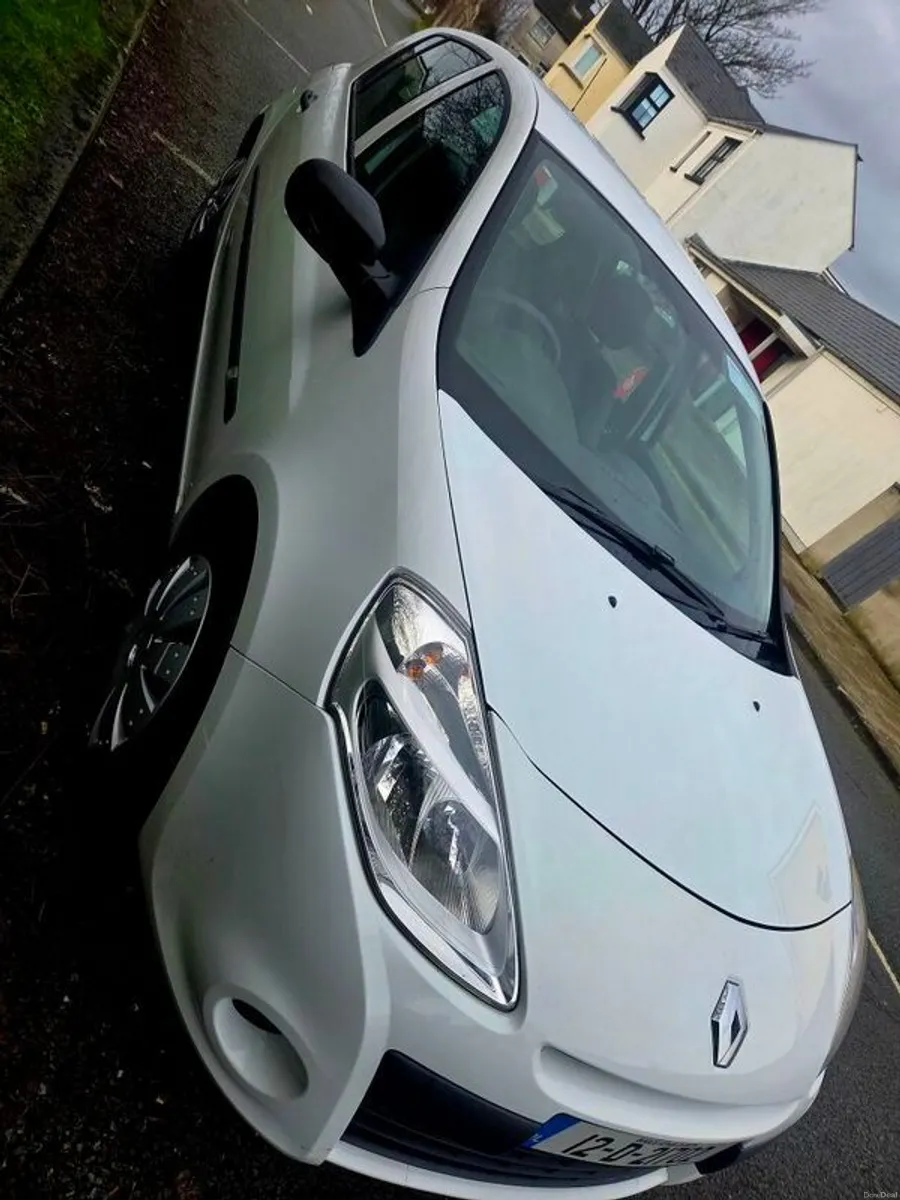 2012 Renault Clio - Image 1