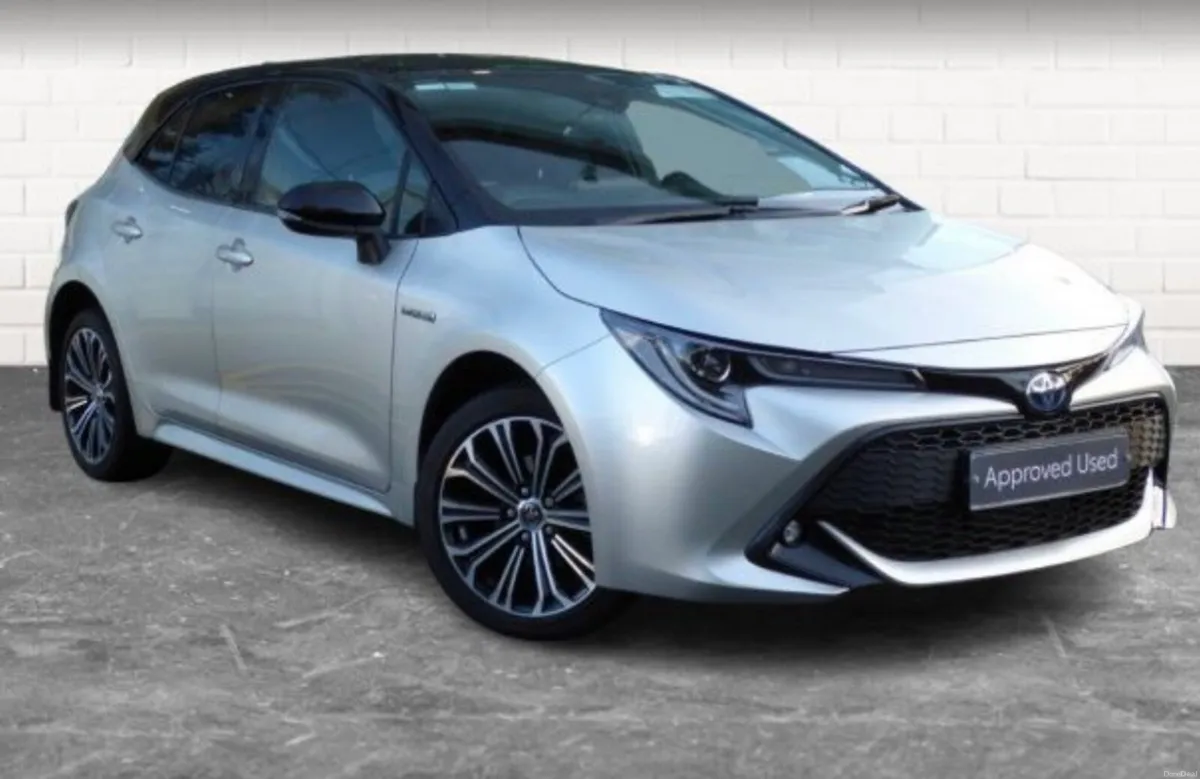 2020 Toyota Corolla Hybrid Luna sport HB - Image 1