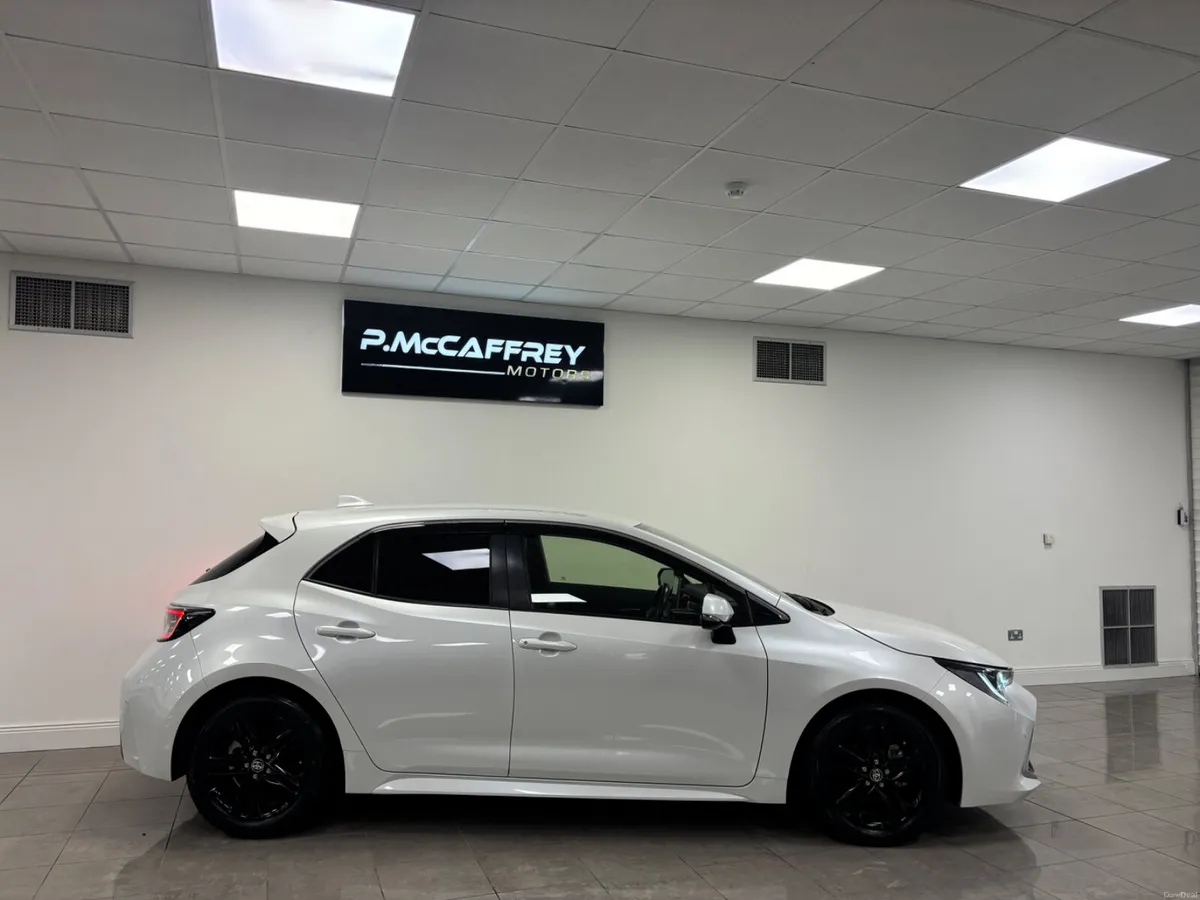 2021 Toyota Corolla Sport 1.8 Self Charging Hybrid - Image 2